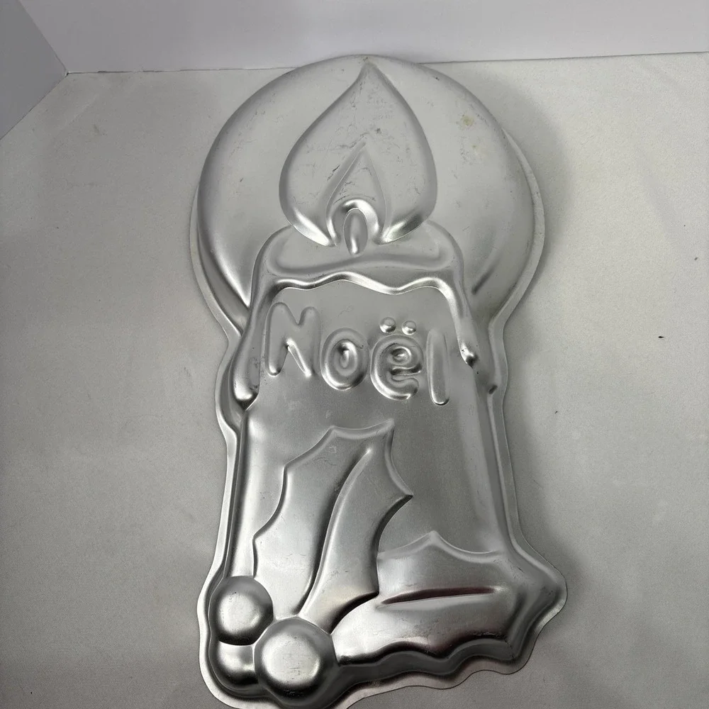 Vintage 1981 Wilton Aluminum 16.5